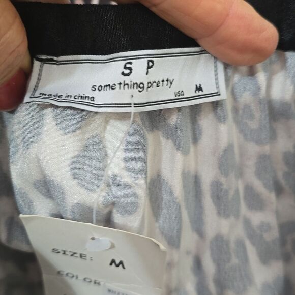 Something Pretty Pleated Animal Print Skirt M - Picture 6 of 8